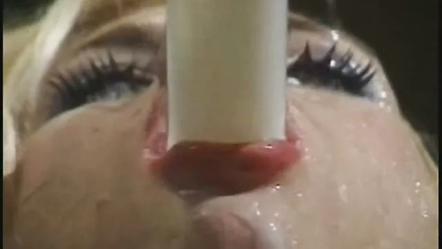 Geen registratie voor volwassenen  Mooie studenten met twee paardenstaarten laten haar kont zien en 123 sex films spreidt haar benen in een praatje