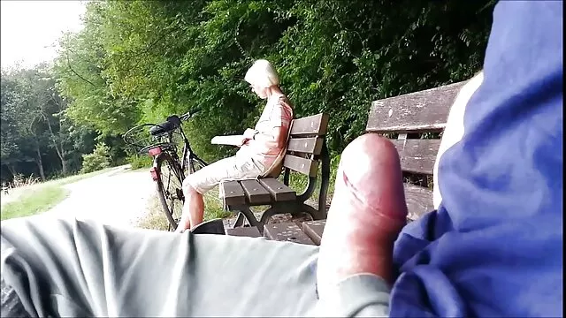 Geen registratie voor volwassenen  Valentina Nappi masseert gratis filmpjes beffen het lichaam van een zwarte man en neukt hem.