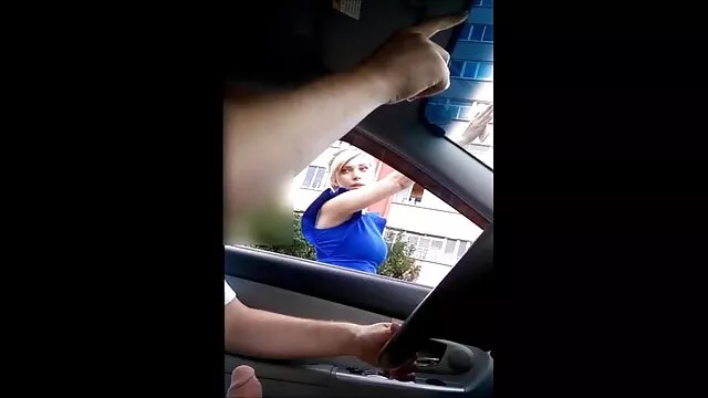 Geen registratie voor volwassenen  MILF oma sex filmpjes busty in de slaapkamer black fingered stuurt op de gele bank