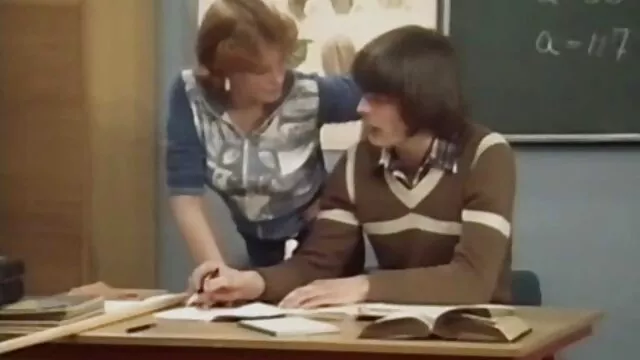 Geen registratie voor volwassenen  De Man ontwikkelde een volwassen vrouw haar kont met gratis porna filmpjes seksspeeltje en zijn lul.