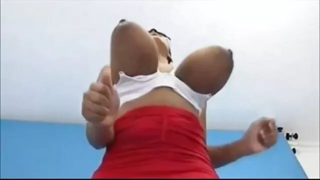 Geen registratie voor volwassenen  Vriend lost de caps op zijn gratis sexfilmpjes trio geschoren en magere studenten met pierced Navel