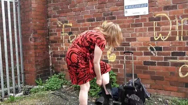 Geen registratie voor volwassenen  Russische MILF in erotische film porno nylons zuigen de penis van de geselecteerde