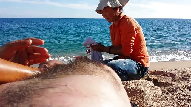 Geen registratie voor volwassenen  Gescheiden 30 jaar bisex filmpjes oude zelfgemaakte jurk toont benen in erotische kousen