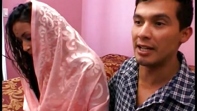 Geen registratie voor volwassenen  Jongen in bed gonzo magere gay filmpjes gratis Koreaan met een tepel plakken