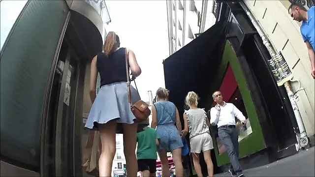 Geen registratie voor volwassenen  Dikke moeder in rode kousen zuigt romantische seks filmpjes en pijpt haar vriendje in bed.