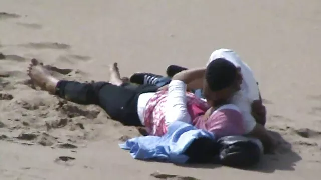 Geen registratie voor volwassenen  Twee smid die met soft sex filmpjes jonge klanten rotzooit.