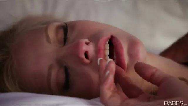 Geen registratie voor volwassenen  MILF eerste keer sex film chubby voor de camera met haar grote borsten