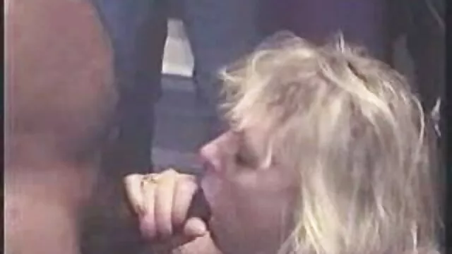 Geen registratie voor volwassenen  Volwassen baas brengt een man naar marokkaanse sexfilmpjes het kantoor en bevredigt hem met een pijpbeurt.