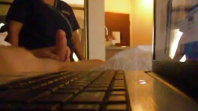 Geen registratie voor volwassenen  Schoonheid met een roos op haar gratis oma sexfilmpjes lul masturbeert met een harde kreun