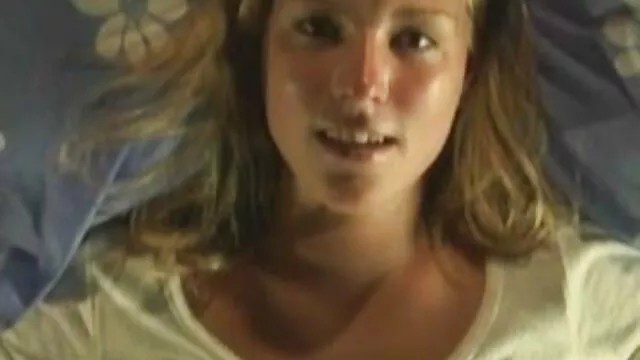 Geen registratie voor volwassenen  Lesbiennes gratis sexfilmpjes kijken Shane Dos Santos en Hayden Hawkens streelden op een bankje in de badkamer.