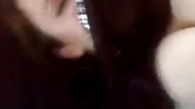 Geen registratie voor volwassenen  Roodharige meisjes regelen lesbische seks voor de camera. amateur prive sex films