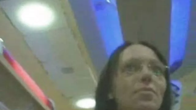 Geen registratie voor volwassenen  Een gespierde zwarte man ontmoette een meid op het metrostation gratis sex filmpjes tieners en schopte hem met zijn hoed in het huis