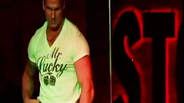 Geen registratie voor volwassenen  De enge pop gratis porna filmpjes doet haar slipje uit en streelt de hoed die niet geschoren is met een vibrator.